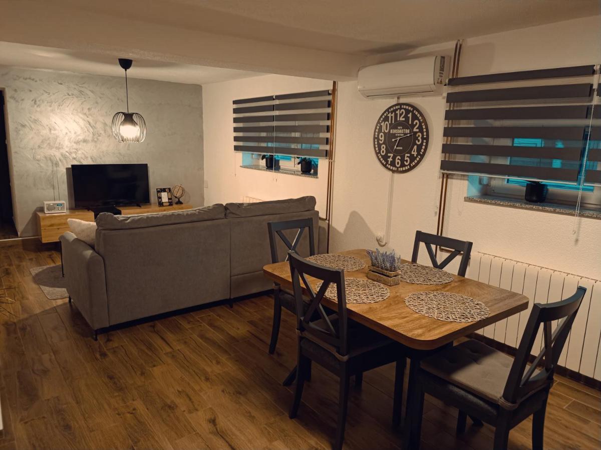 Kod Dida Apartman Gospić Kültér fotó